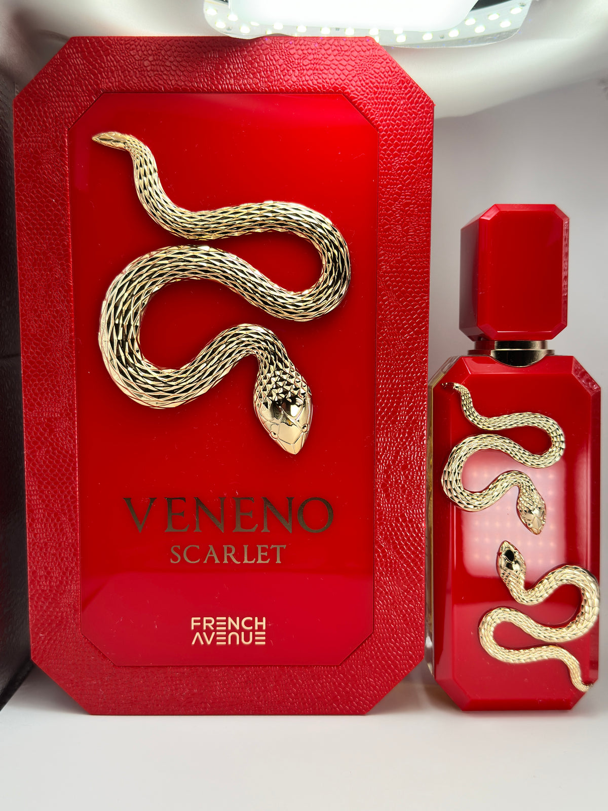 French Avenue Veneno Scarlet