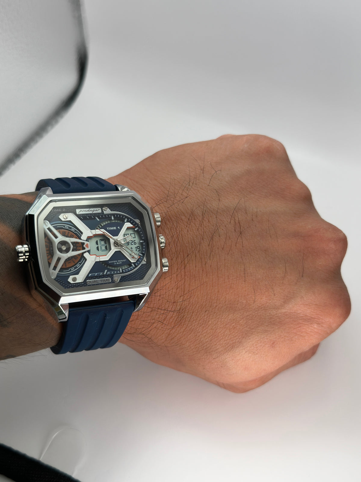 POEDAGAR E106 – Reloj Analógico-Digital Multifunción 47 mm
