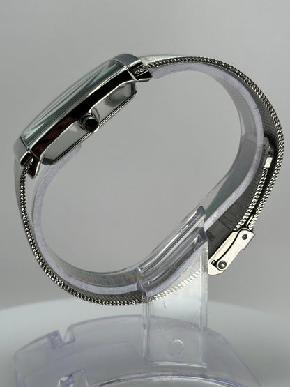 POEDAGAR 885 – Reloj de Cuarzo Rectangular con Malla Milanesa